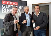 Bernhard Füruter (Marketingleiter Pitztaler Gletscherbahn), mit Othmar Walser  (Hotel Vier Jahreszeiten) und Gerd Winkler (Sommelier Weinkellerei Meraner)